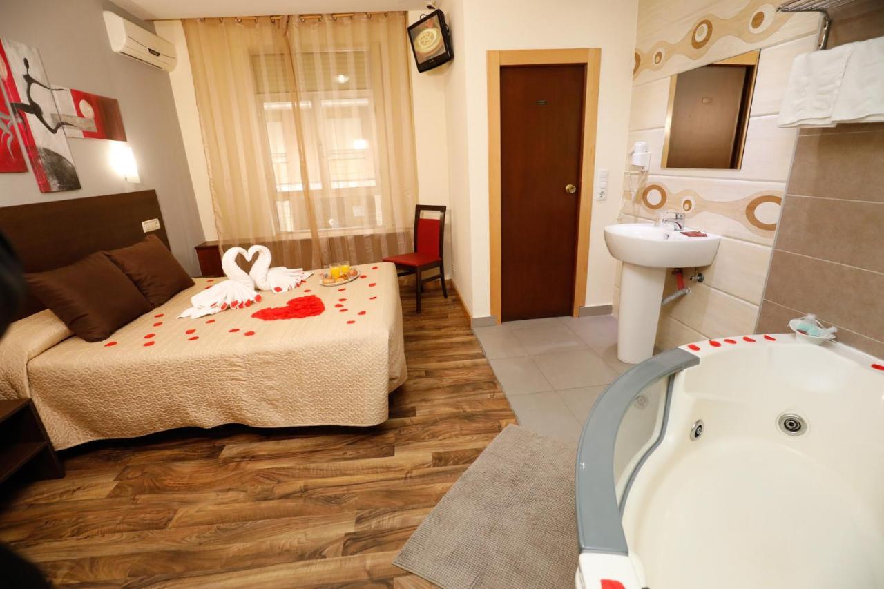 Hostal Conde David Саламанка Экстерьер фото